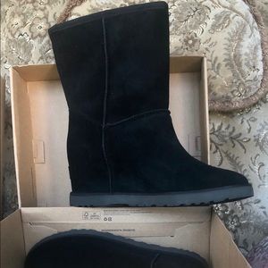 COPY - Uggs (Black)